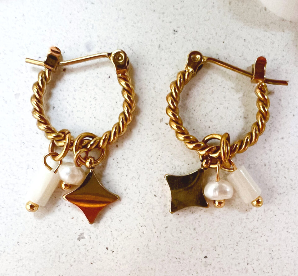 עגילי צ׳ארם מיקה